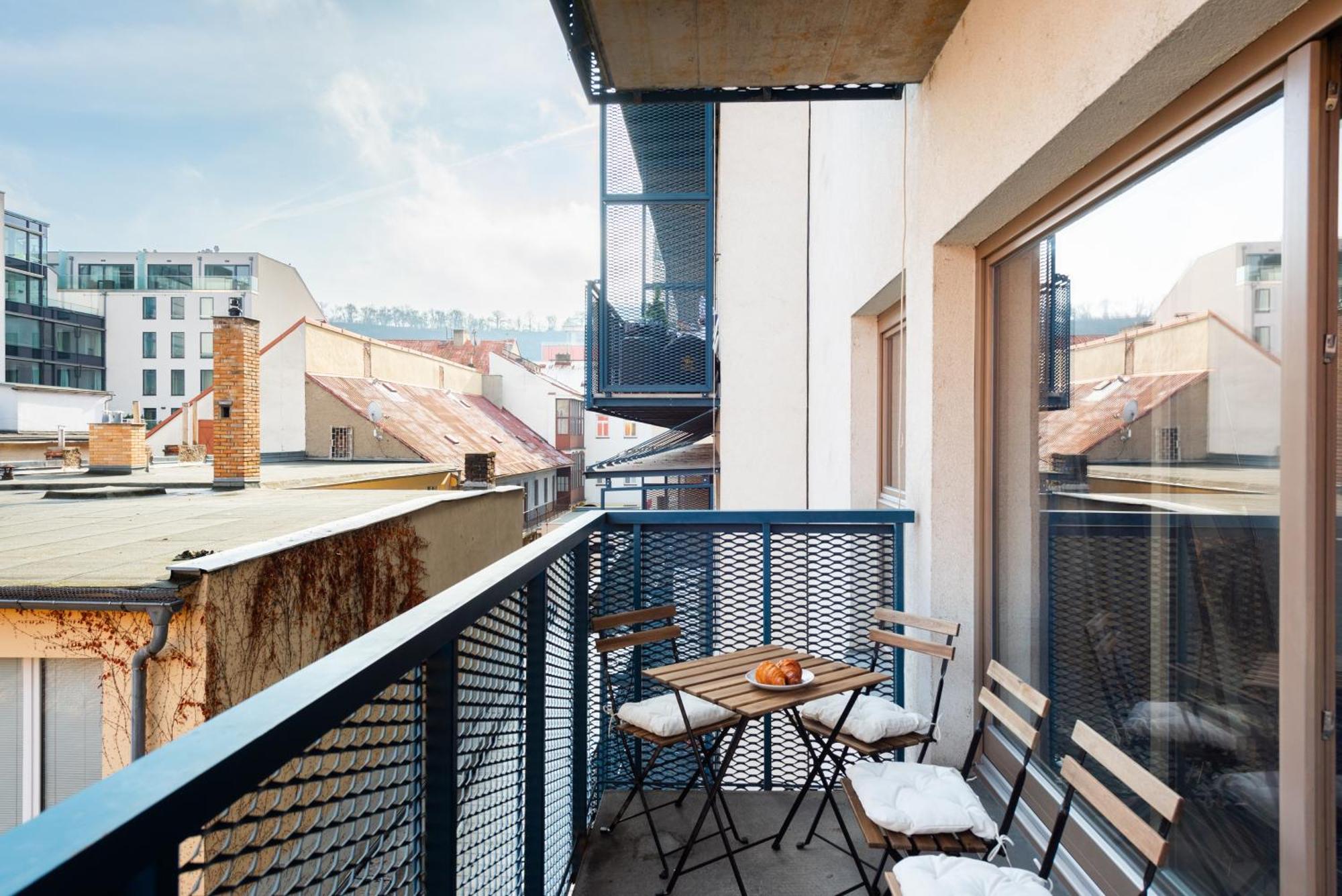 Apartments With Large Balcony, Parking Πράγα Εξωτερικό φωτογραφία