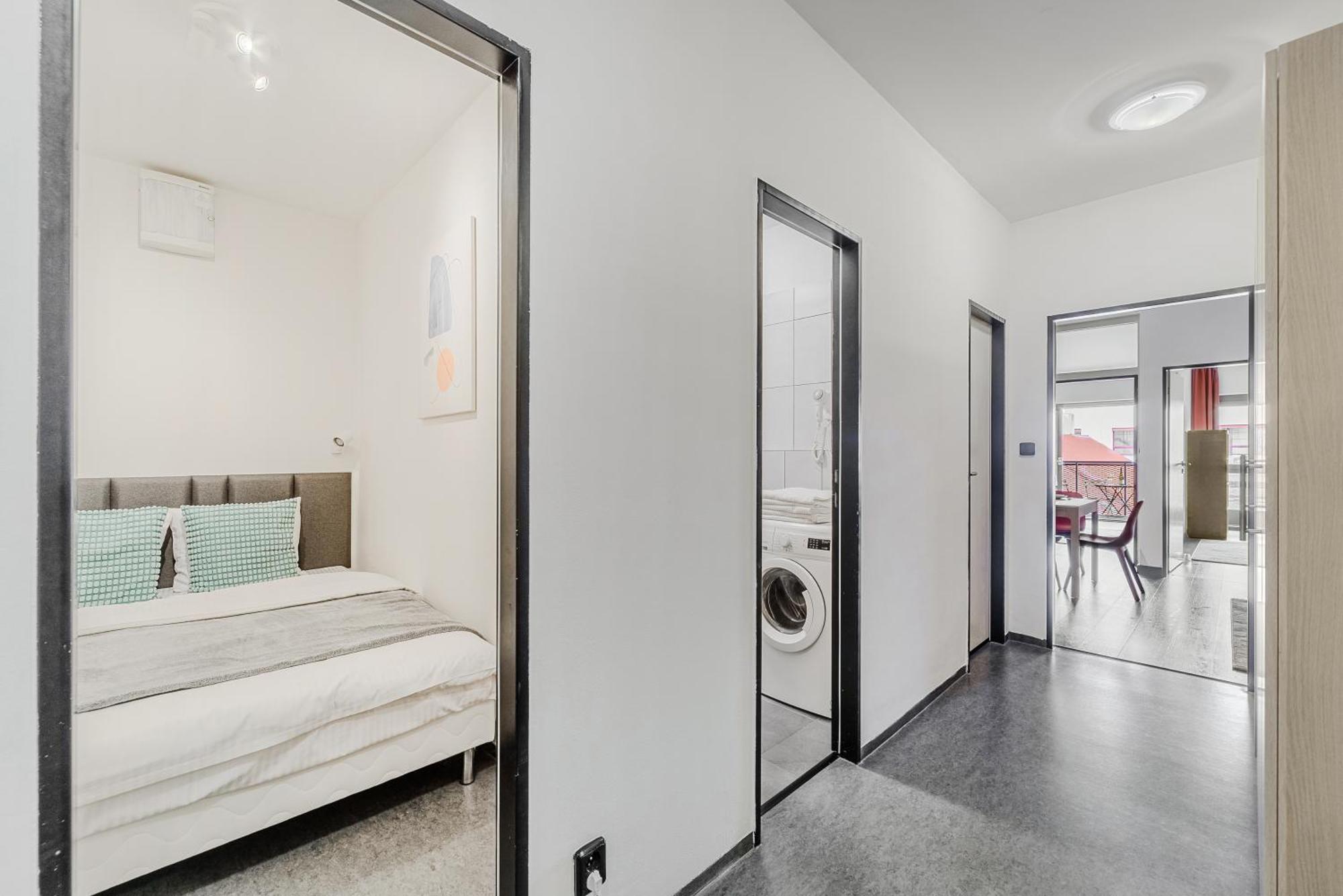 Apartments With Large Balcony, Parking Πράγα Εξωτερικό φωτογραφία